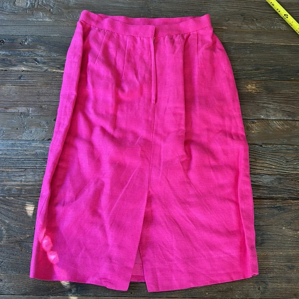 Vintage Gillian 80’s bright pink linen‎ suit set w/original brooch EVC size 6